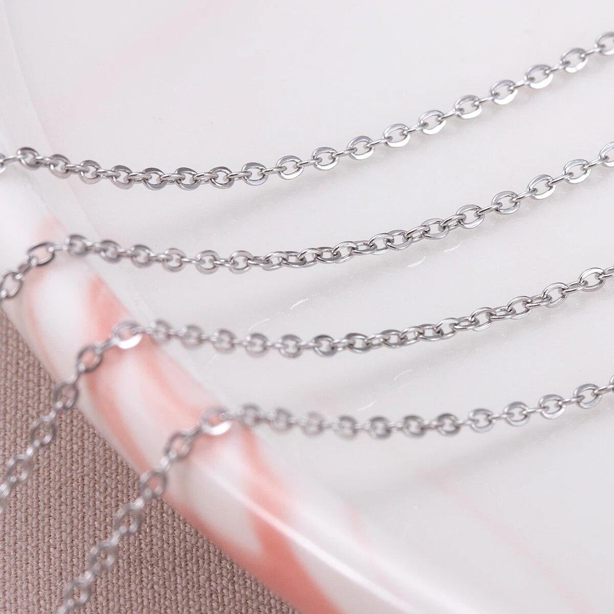 Rantai Tipis Bentuk O Baja Tah - Body Jewelry Chains ulasan dan harga